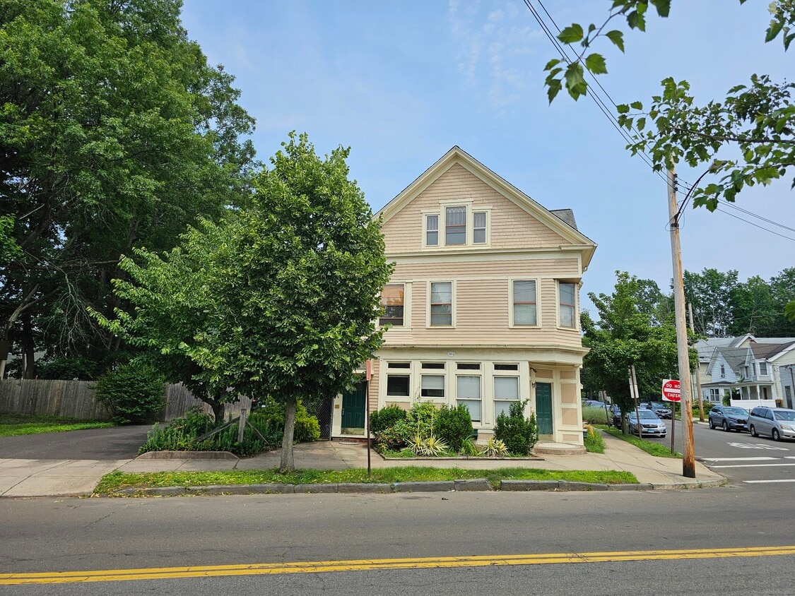 Primary Photo - 169 Winchester Ave