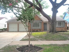 Building Photo - 3218 Crestdale Dr