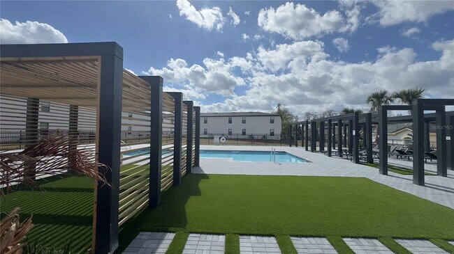 Foto del edificio - 8798 Positivity Dr