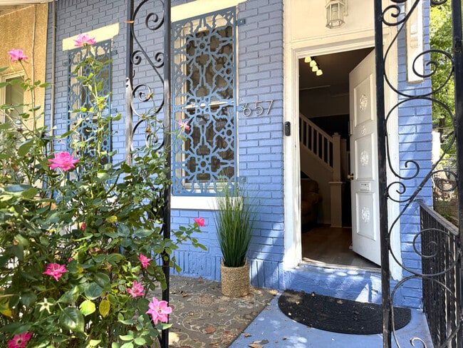 Building Photo - 657 N 37th St