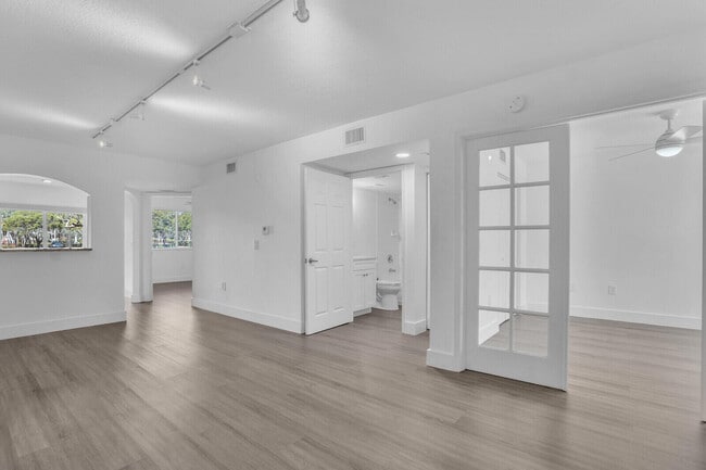 Foto del edificio - 3474 Briar Bay Blvd