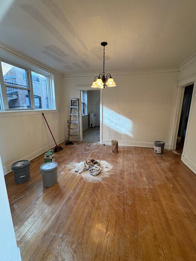 Building Photo - 3619 N Pine Grove Ave