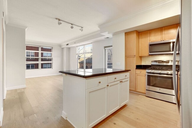 Building Photo - 1441 Rhode Island Ave NW