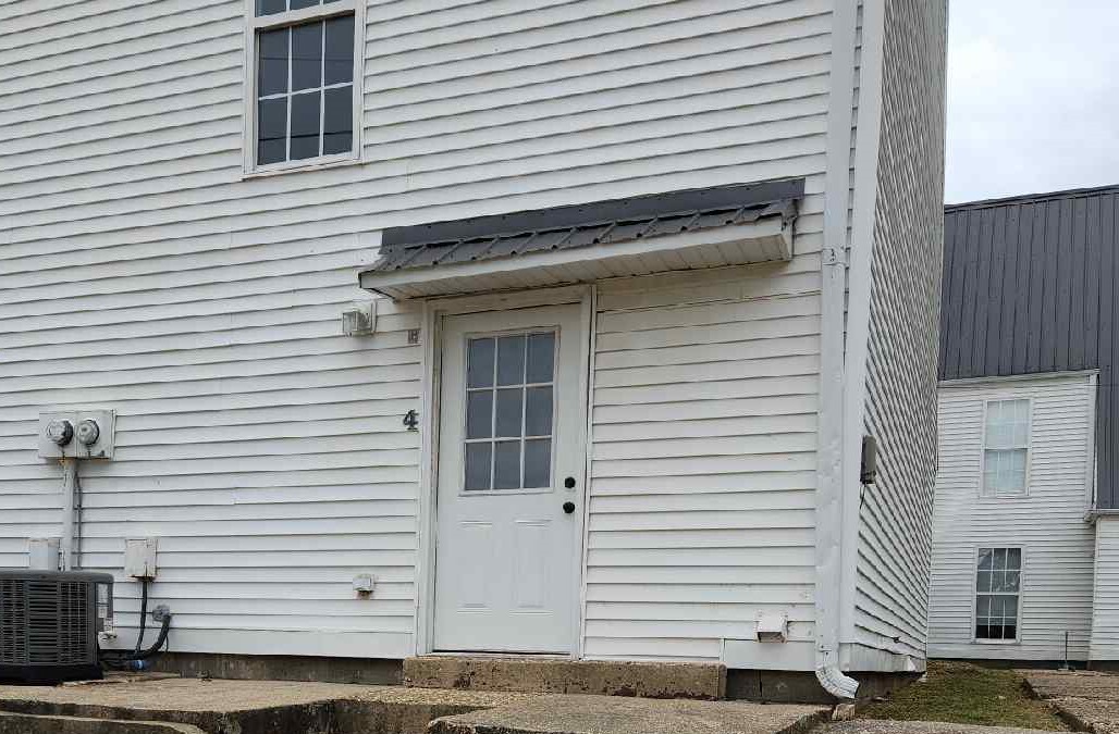 Primary Photo - 106 N 7th St