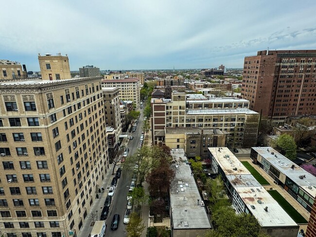 Foto del edificio - 2909 N Sheridan Rd