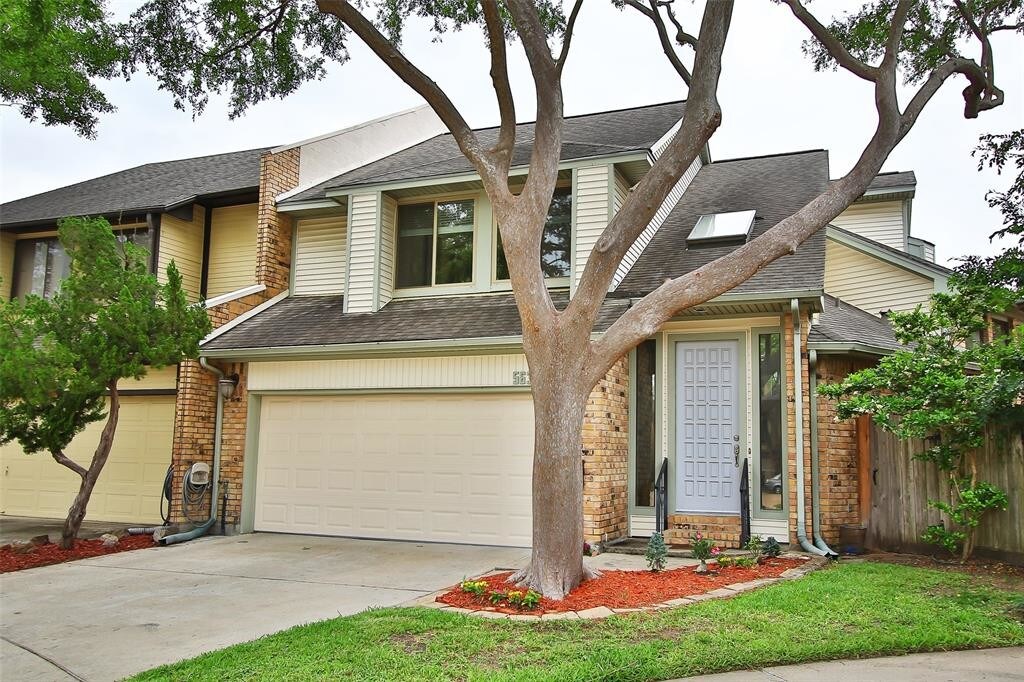 5639 Lucerne St, Bellaire, TX 77401 Condo for Rent in Bellaire, TX