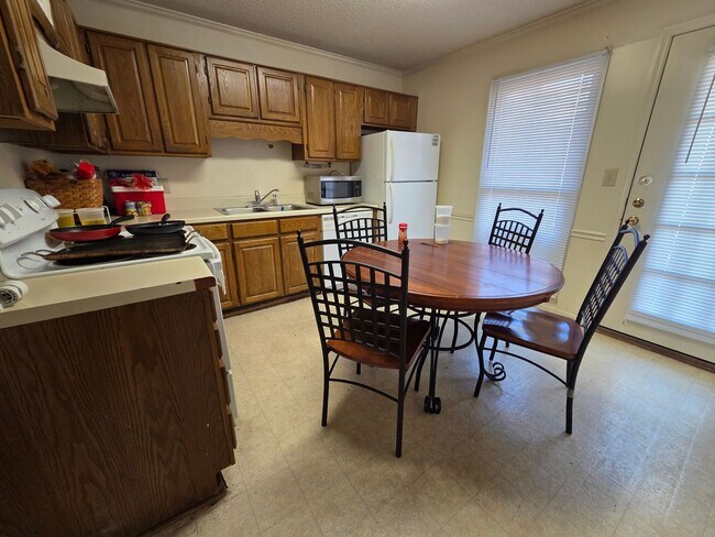 Foto del edificio - 2 Bed 2.5 Bath Condo