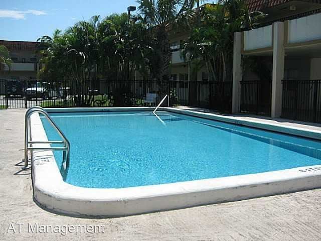 Foto del edificio - 400 NW 65th Ave