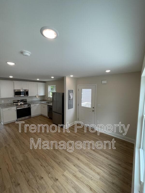 Foto del edificio - 1904 Lynnbrook Ave