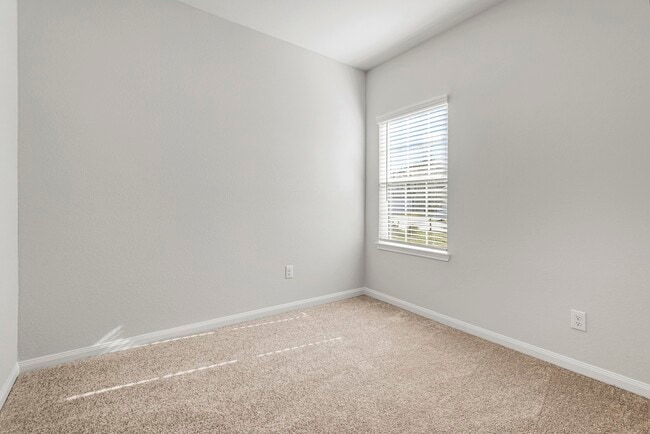 Building Photo - 8220 Sunberry Shadow Dr