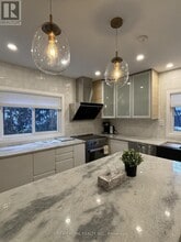 Building Photo - 160 Olde Bayview Ave