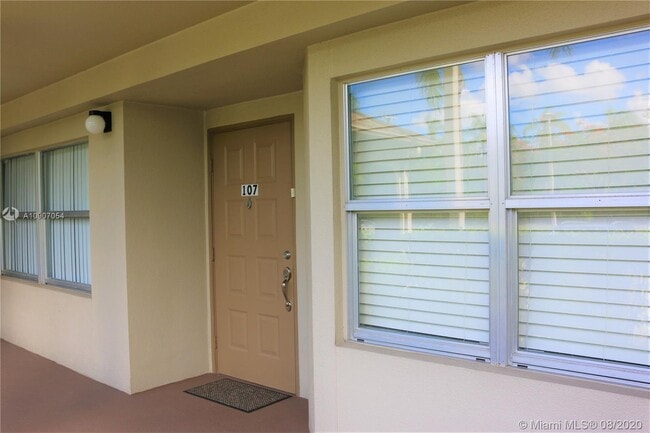 Building Photo - 13800 SW 5th Ct