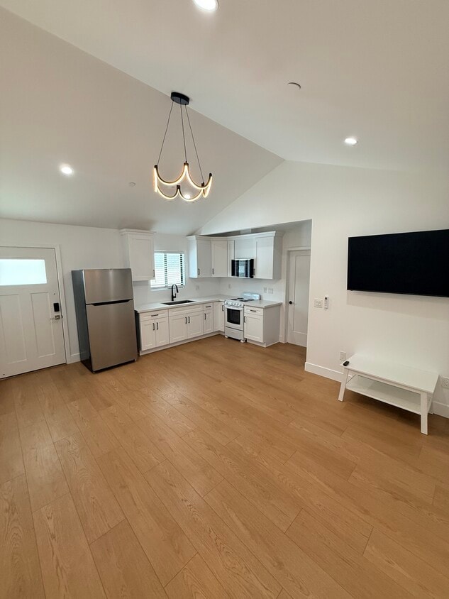 Photo - 111 E 60th St (Long Beach, CA)