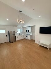 Building Photo - 111 E 60th St