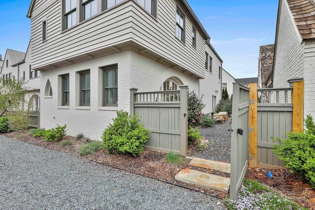 Foto del edificio - Fully Furnished 3bd/2.5ba Trilith Townhome with Utilities Included