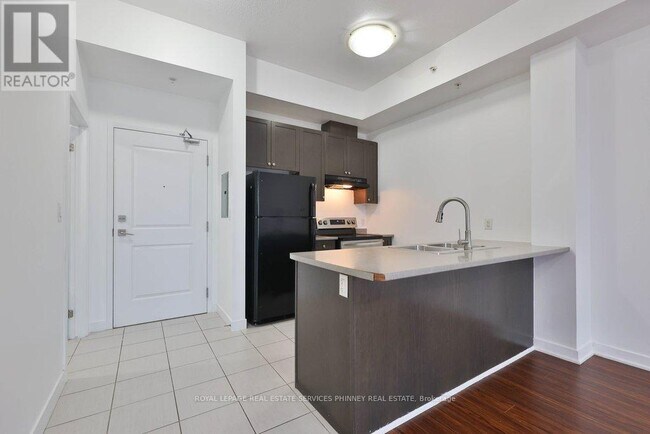 Photo du bâtiment - 5020 Corporate Dr