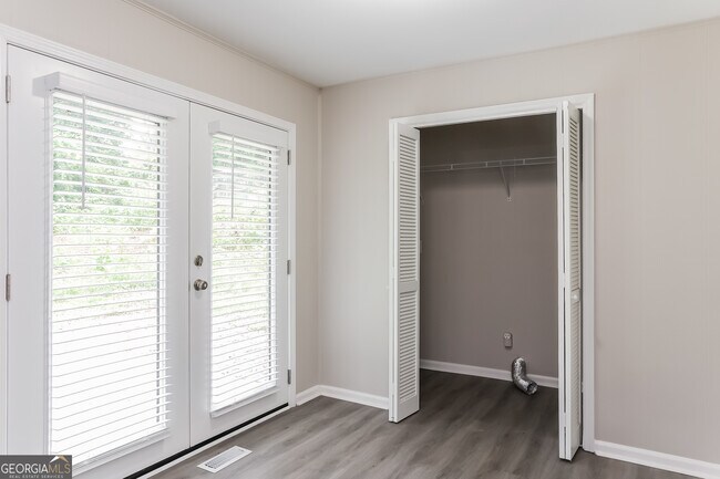 Foto del edificio - 4771 Baron Rd