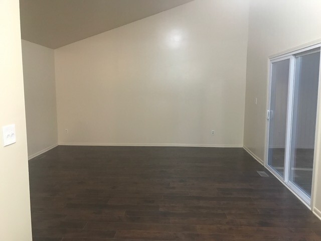 Building Photo - $1,450.00 - 2 Bed | 1 Bath Condo in downto...