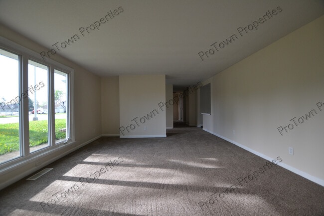 Foto del edificio - 2417 Essington Rd