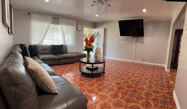 Living Room - 11456 Mclaren St