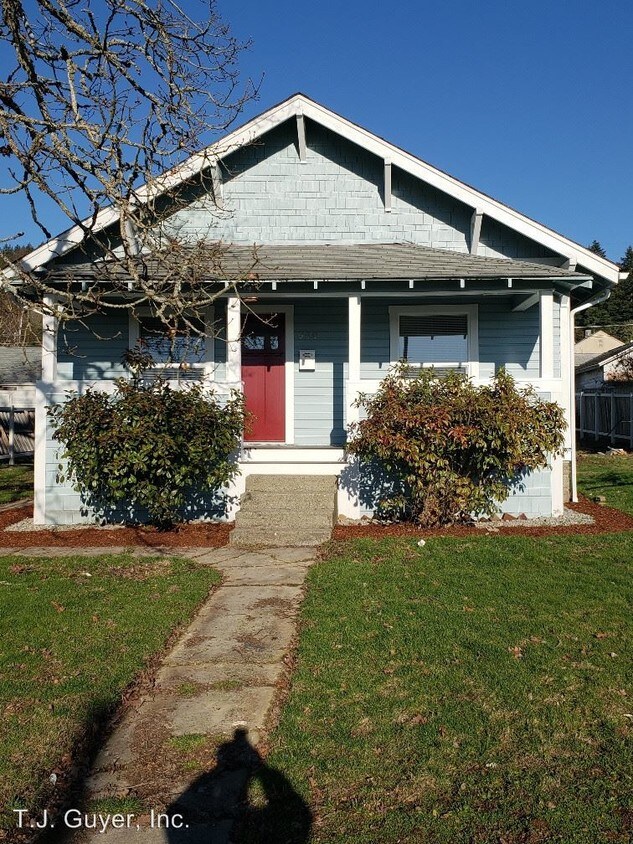 Primary Photo - 3 br, 1 bath House - 940 S Market Blvd