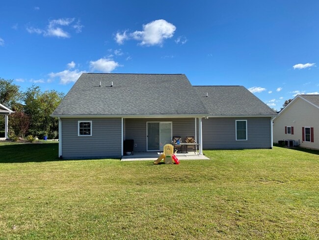 Building Photo - Available for the 2026-2027 lease term.