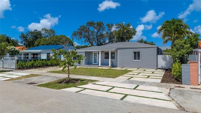 Building Photo - 921 NW 30th Ct