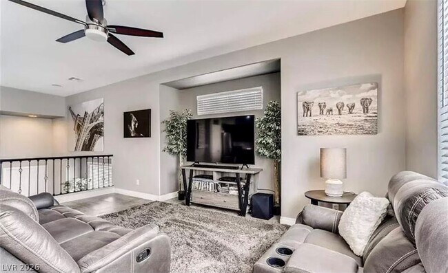 Foto del edificio - 7036 Azure Beach St