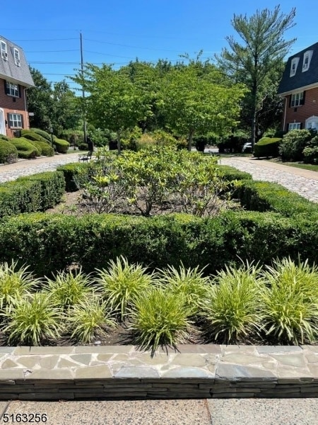 Building Photo - 25 River Rd