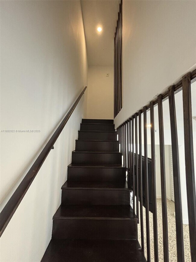 Foto del edificio - 560 NW 1st St