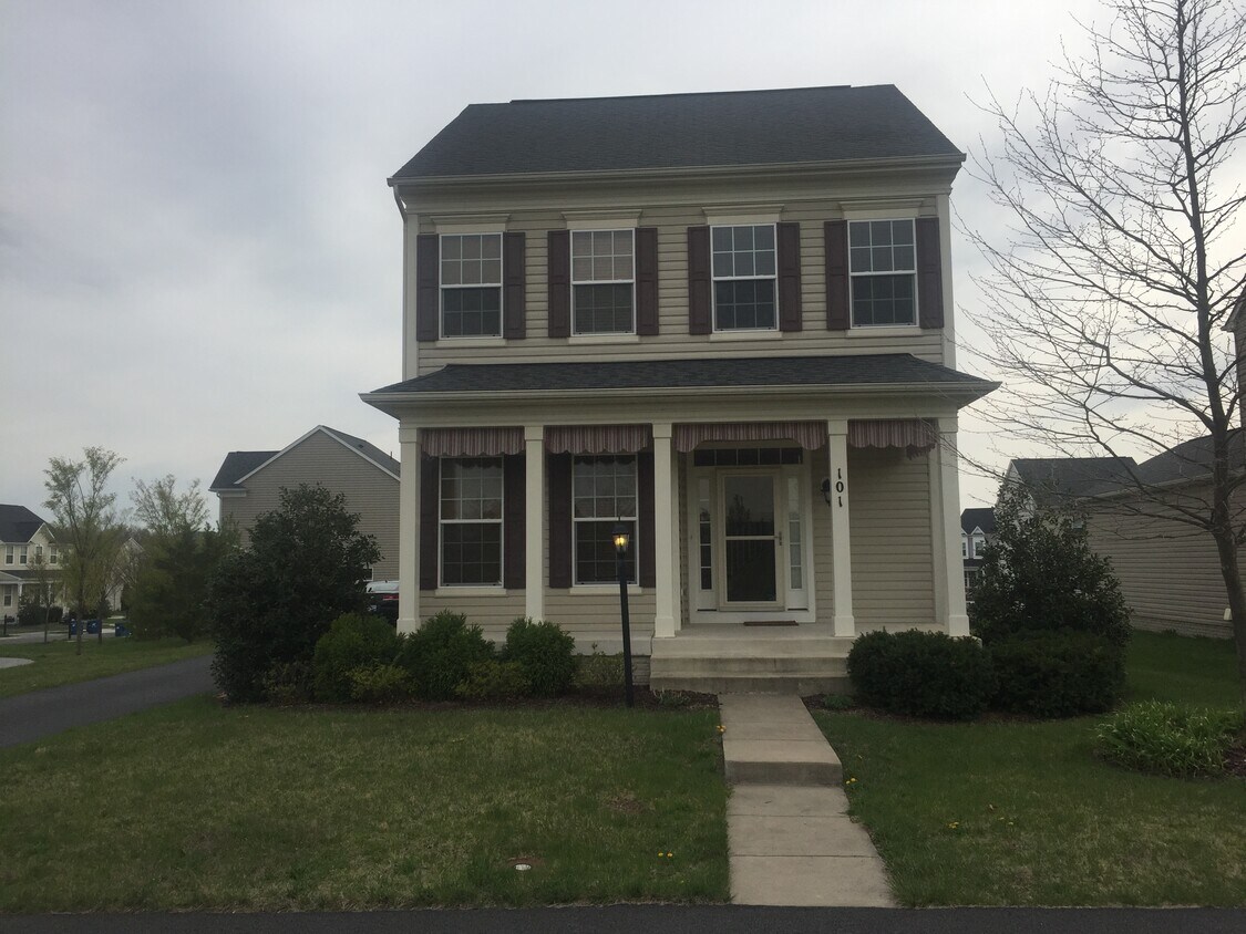 Well-Maintained Home in Desirable Snowden Bridge - 101 WADING DUCK WAY