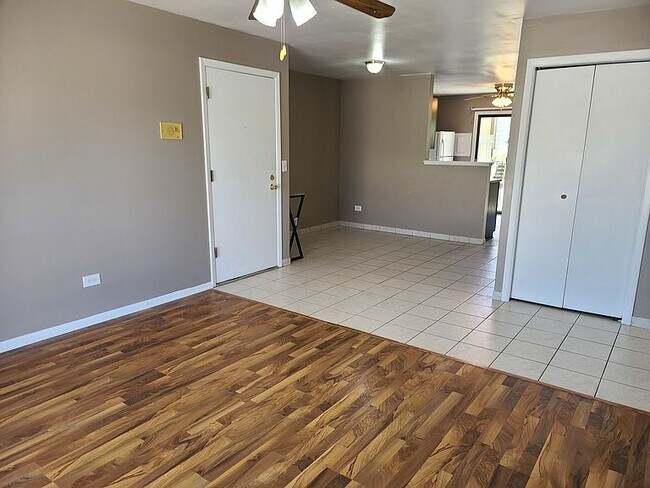 Foto del edificio - 165 N Waters Edge Dr