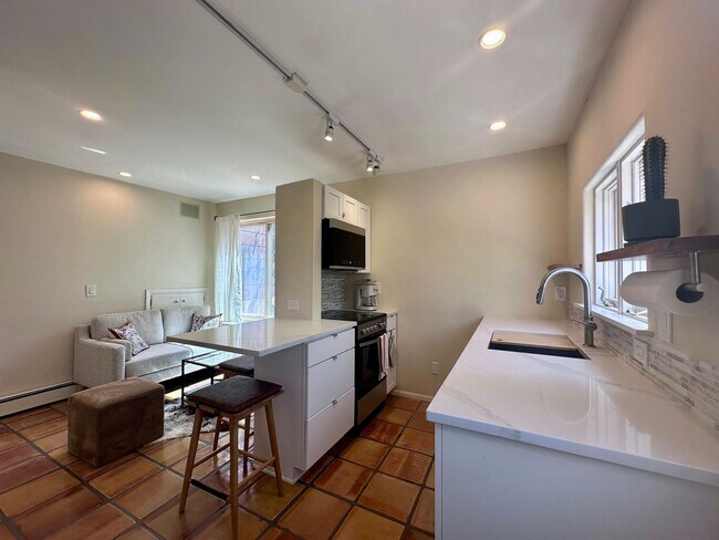 Building Photo - Turnkey Northside Casita in a Garden Setting