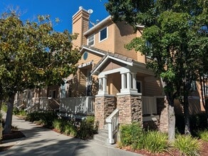 Building Photo - 4902 Hibernia Dr