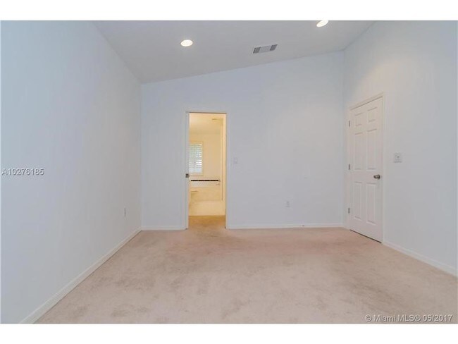 Foto del edificio - 925 Scarlet Oak Way