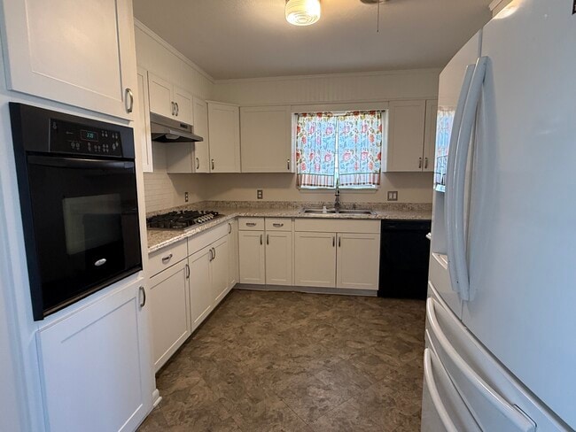 Building Photo - Wellston Property