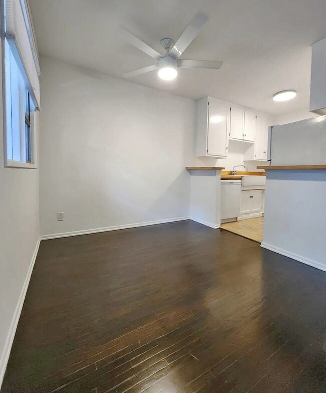 Building Photo - 1940 S Beverly Glen Blvd