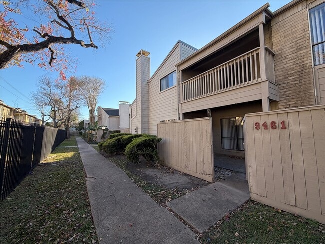 Foto del edificio - 9461 Pagewood Ln