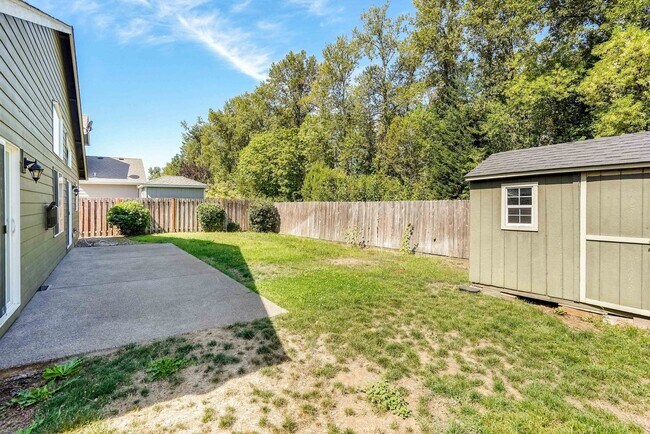 Building Photo - Well-Kept 3 bed, 2 bath home in South Salem