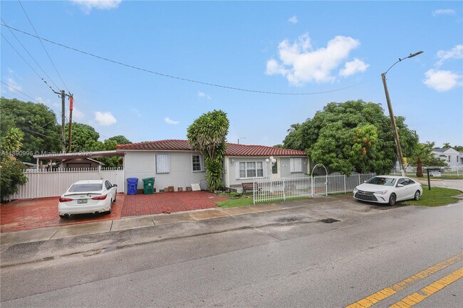 Building Photo - 450 NW 40th Ct