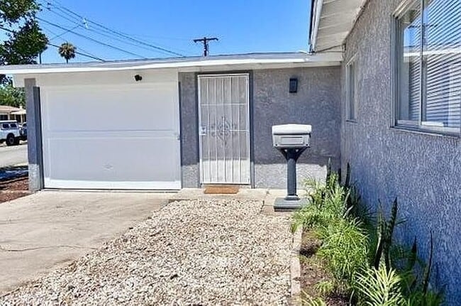 Foto del edificio - 5178 Bowden Ave