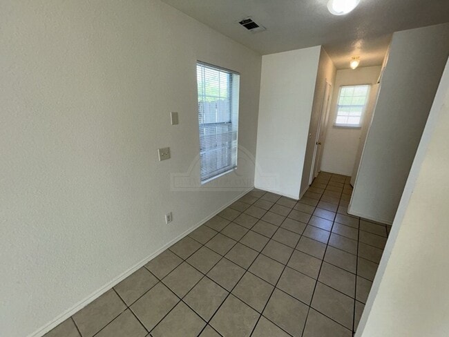 Building Photo - 4005 Doraine Ct