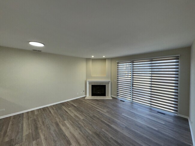 Building Photo - 546 Woodhaven Dr