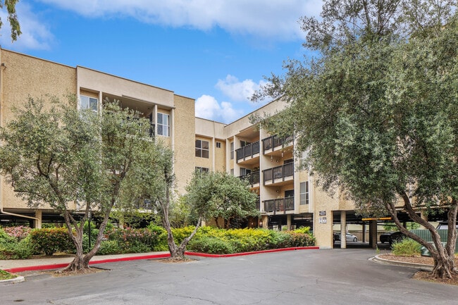 Building Photo - 7301 Raintree Cir