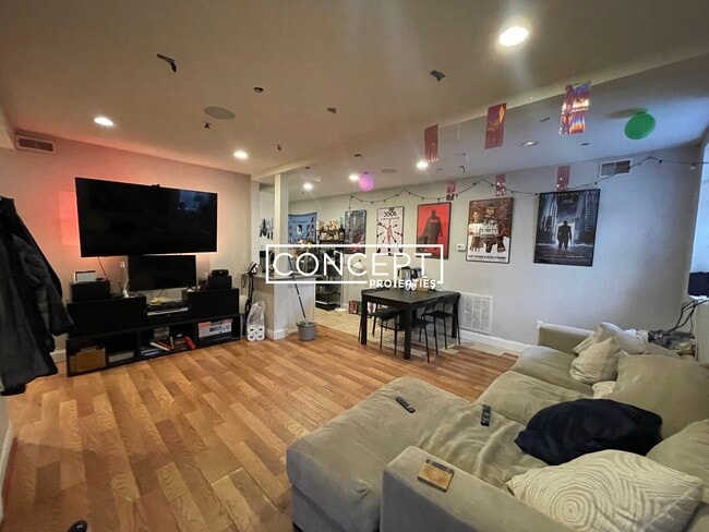 Foto del edificio - 721 Parker St