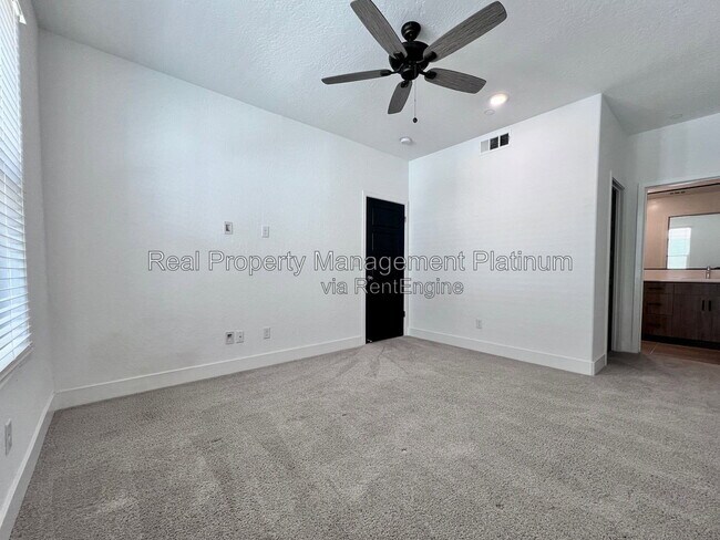 Foto del edificio - 10954 N Honeysuckle Dr