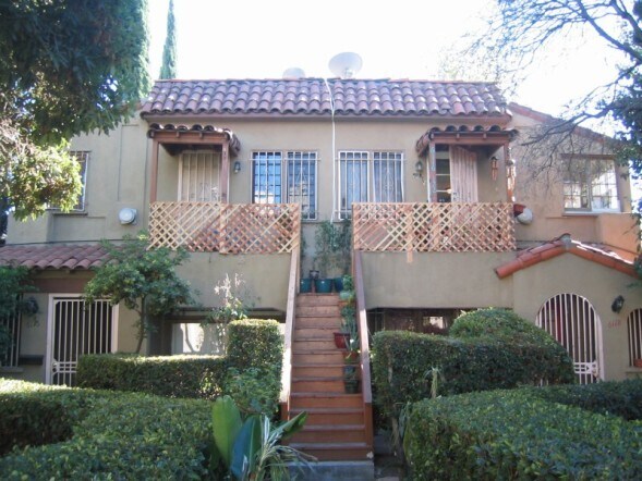 Building Photo - 6116 De Longpre Ave
