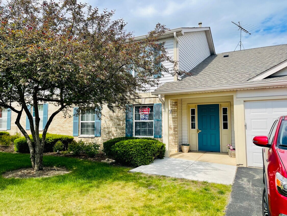 1273 N Red Oak Cir, Round Lake Beach, IL 60073 House Rental in Round