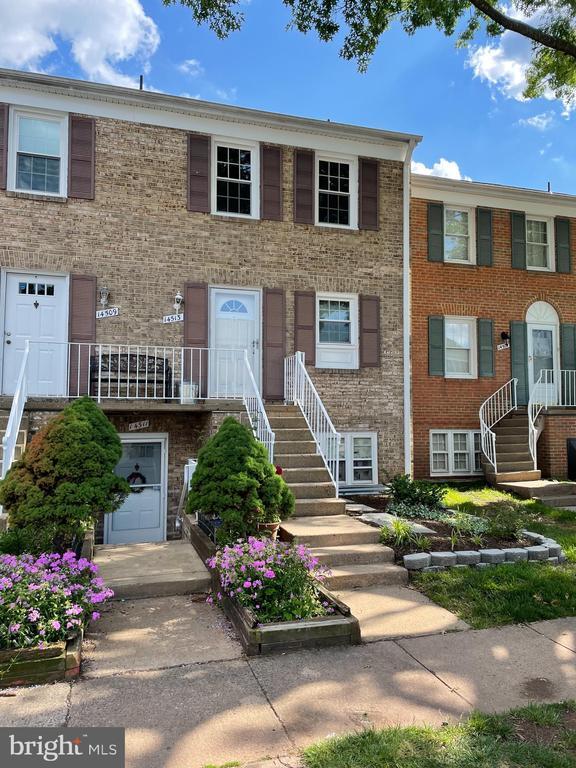 Foto del edificio - 14513 Golden Oak Rd