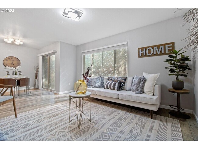 Building Photo - Newly Update 2 Bedroom Townhome with a Com...